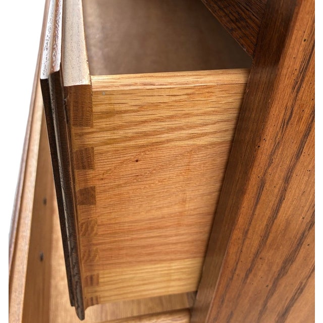 1980s Pennsylvania House Oak Chippendale Cabinet Display Hutch Shelf Chippendale Bookshelf For Sale - Image 9 of 15