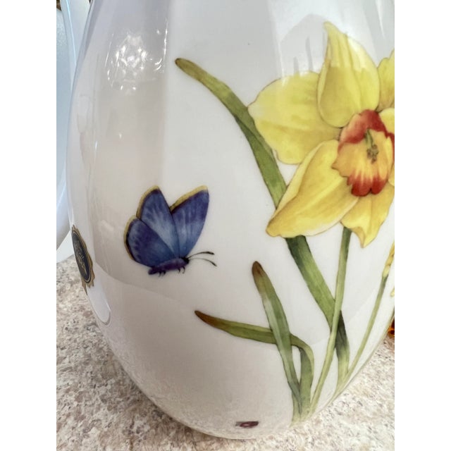 1980s Vintage Irish Bone China Floral Water Pitcher & Vase - Set of 2 For Sale - Image 5 of 7