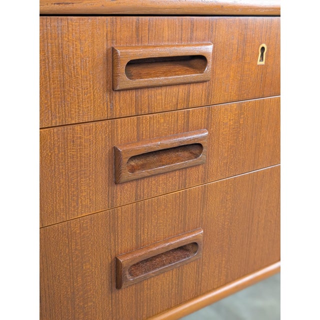 1960s Danish Modern Floating Top Teak Desk Attributed to Johannes Sorth for Bornholm Møbelfabrik For Sale - Image 17 of 18