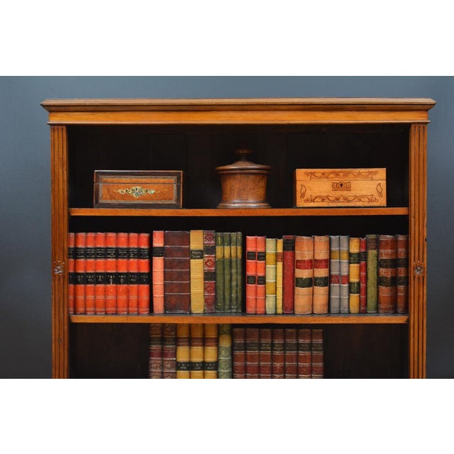 Brown English Victorian Open Bookcase in Walnut, 1890 For Sale - Image 8 of 14