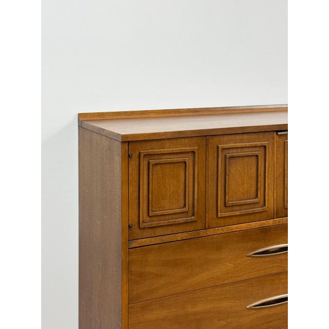Broyhill Vintage Chest Broyhill Sculptra MCM Gentleman's Tallboy Three Drawer Cabinet Dresser For Sale - Image 4 of 18
