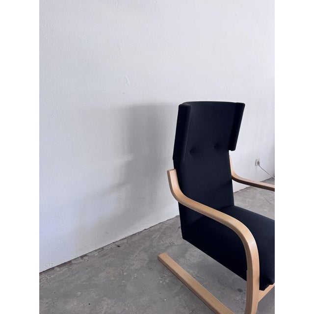 Artek Mid-Century Model 36/401 Cantilever Chair in Birch and Black Fabric by Alvar Aalto for Artek, 1950s For Sale - Image 4 of 16