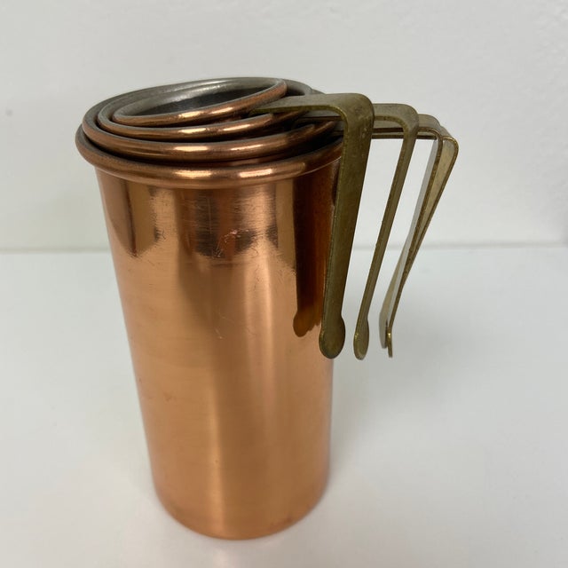 Vintage B & M Duoro Copper and Brass Measuring Cups – Set of 4 For Sale - Image 10 of 14