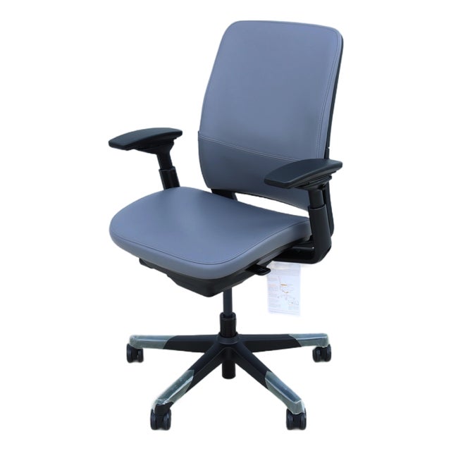 Steelcase New Amia Executive Ergonomic Office Chair Gray Vinyl, Fully Adjustable For Sale