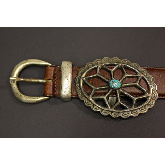 Native American Mid-20th Century Navajo Sterling Silver, Turquoise, and Leather Concho Belt For Sale - Image 3 of 5