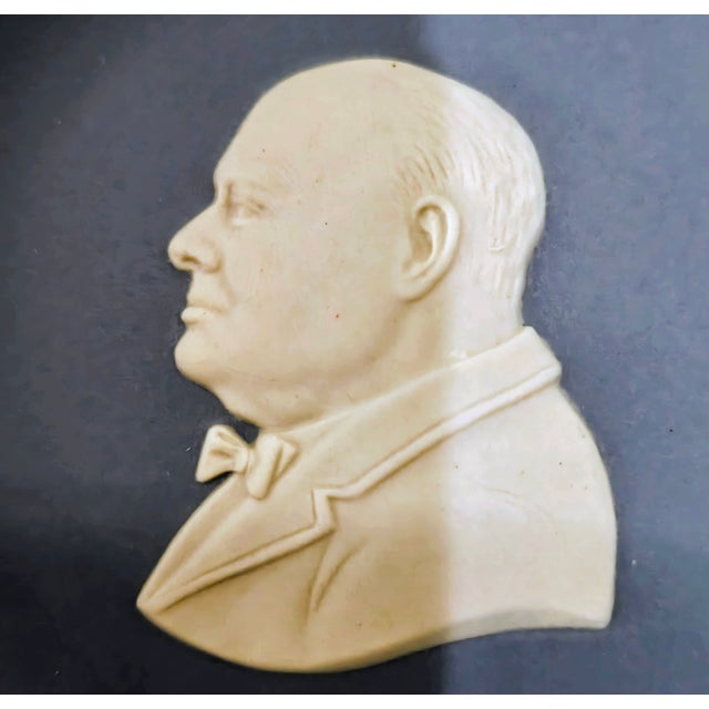 Wedgwood Vintage Wedgwood Jasperware “Churchill” Blenheim Palace Round Plate in Box For Sale - Image 4 of 9