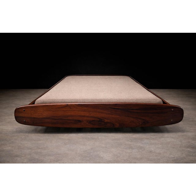 Sergio Rodrigues Rosewood Daybed in Taupe Boucle, Brazil, 1960s For Sale - Image 17 of 17