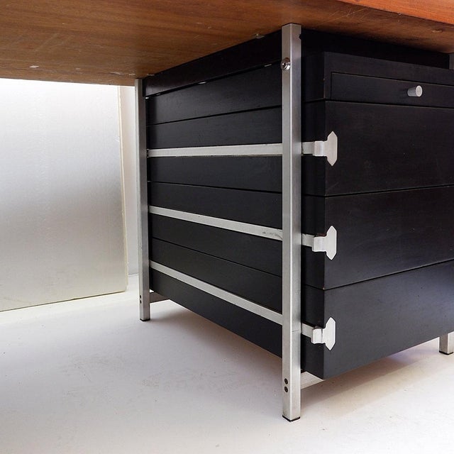 Bergwood - Executive desk - Belgium Measures : 240x94cm H:74,5cm Box ~ 52x78cm H:70cm Executive desk of Belgian design –...