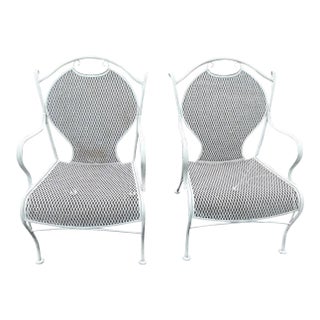 1950s Pair True White Woodard Mesh Arm Chairs Clean Cushions For Sale