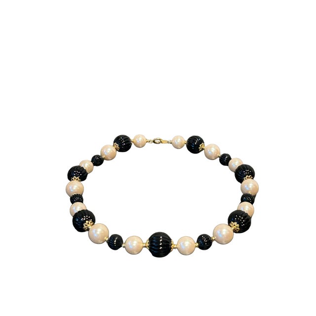 Trifari Vintage Trifari Gold-Tone Faux Pearl & Black Ribbed Bead Necklace | Signed Trifari Tm | Classic Mid-Century Costume Jewelry For Sale - Image 4 of 7