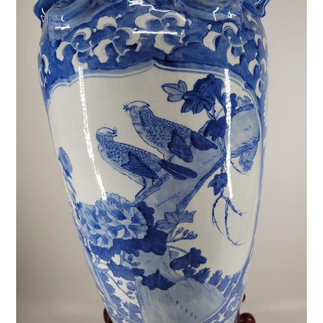 1970s Grand 40" Vintage Blue & White Chinoiserie Floor Vase & Carved Stand For Sale - Image 5 of 17