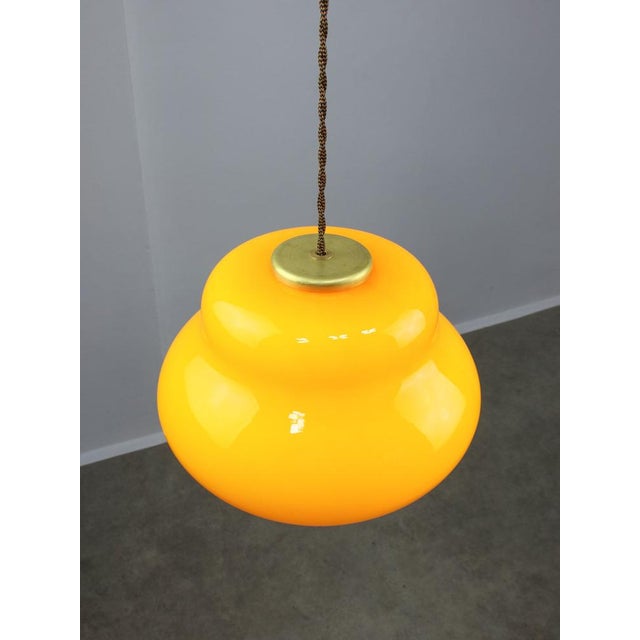 Mid-Century Italian Yellow Glass and Brass Pendant Lamp For Sale - Image 10 of 18