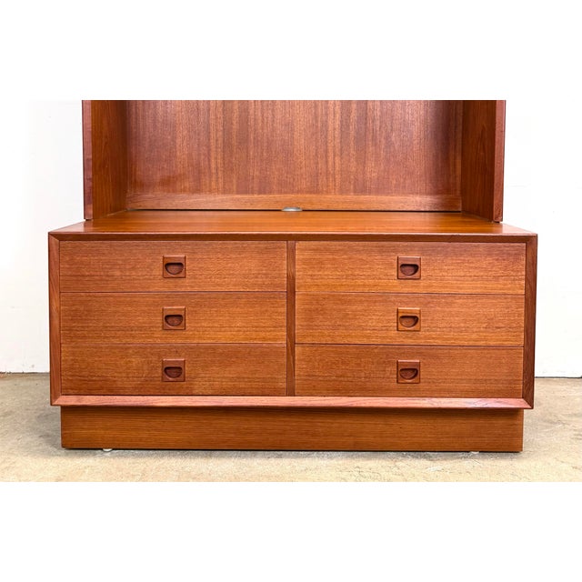 Brouer Møbelfabrik MCM Danish Modern Teak Bookcase Wall Unit by Erik Brouer for Brouer Mobelfabrik For Sale - Image 4 of 12