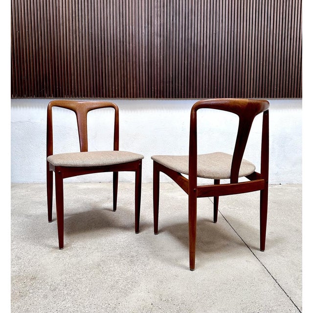 Uldum Møbelfabrik Model Juliane Teak Dining Chairs by Johannes Andersen for Uldum Møbelfabrik, Denmark, 1960s, Set of 4 For Sale - Image 4 of 18