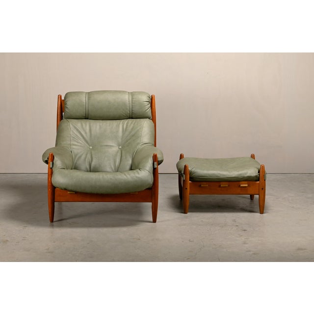 Mid-Century Modern Set of Oak and Leather Lounge Chair in the style of Sergio Rodrigues and Jean Gillon, 1960s For Sale - Image 3 of 18