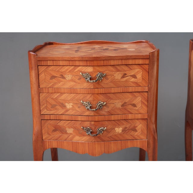 1950s 1950s Pair of Restored French Louis XV Style Rosewood Inlaid Side Tables Nightstands For Sale - Image 5 of 12