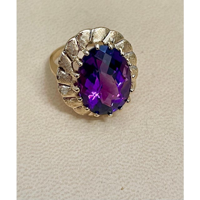 10 Carat Checker Board Amethyst Cocktail Ring in 14 Karat Yellow Gold For Sale - Image 4 of 18