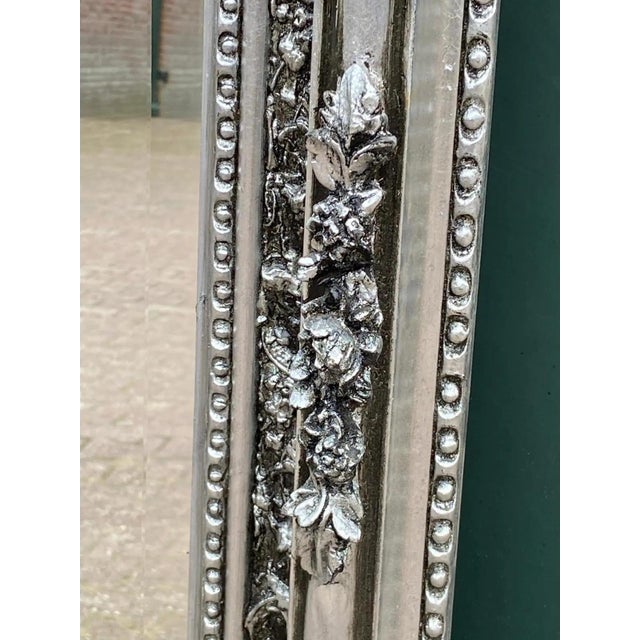 French 1970s French Artisan Louis XVI Silver Beech Wall Mirror For Sale - Image 3 of 10