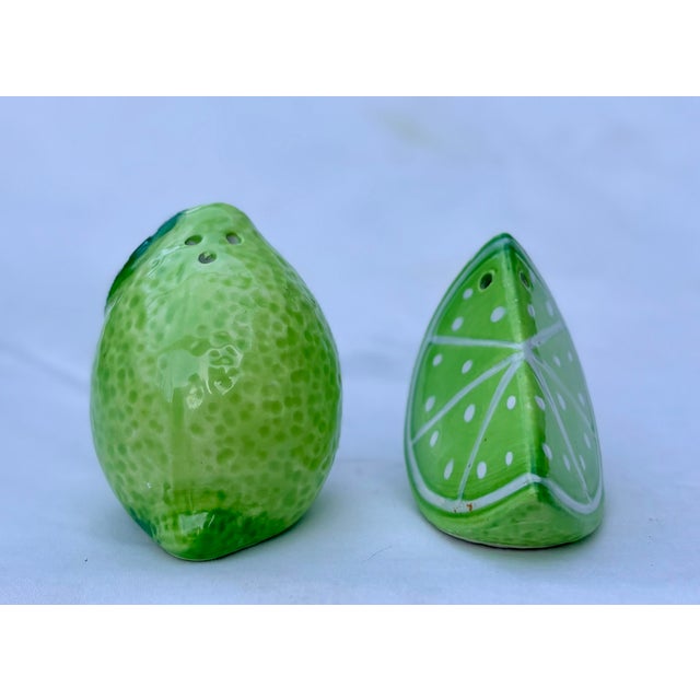 Citrus Chic Trompe-l'Oeil Ceramic Sliced Lime Salt and Pepper Shakers - A Pair For Sale In Palm Springs - Image 6 of 10
