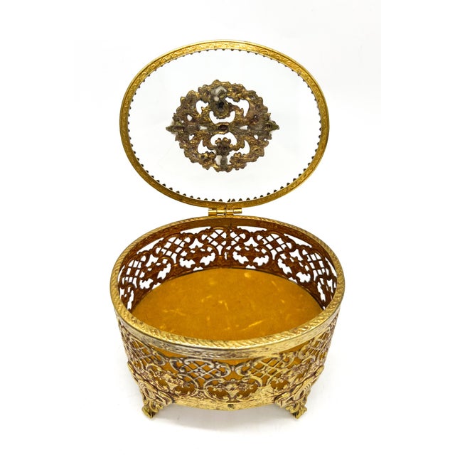 French Vintage Gilt Ormolu Jewelry Casket Box With Beveled Glass Lid – French Regency / Hollywood Regency For Sale - Image 3 of 15