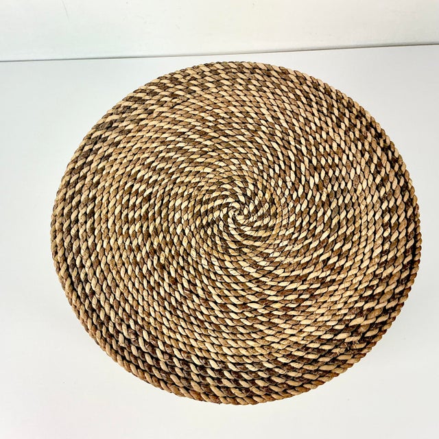 1990s Vintage Coastal Boho Chic Wicker Lidded Bamboo Leaf Motif Storage Box, Medium For Sale - Image 10 of 10