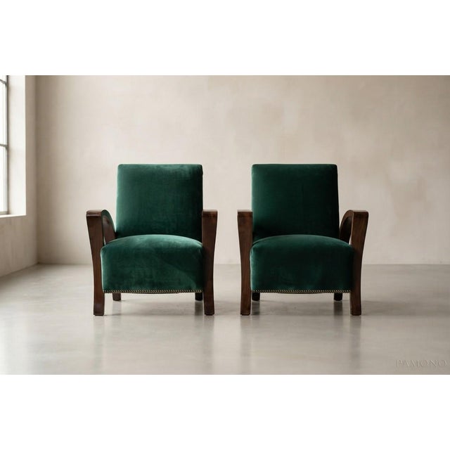 Hungarian Art Deco Lounge Armchairs in Green Velvet with Curved Wooden Armrests, 1930s, Set of 2 For Sale - Image 3 of 5