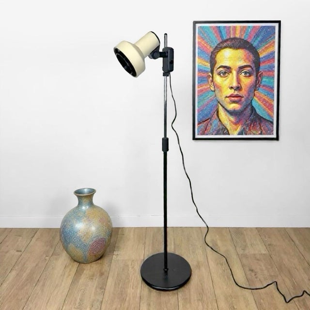 Adjustable Beige Spotlight Floor Lamp, 1970s, in Very Good conditions. Designed 1970 to 1979 European Plug (up to...