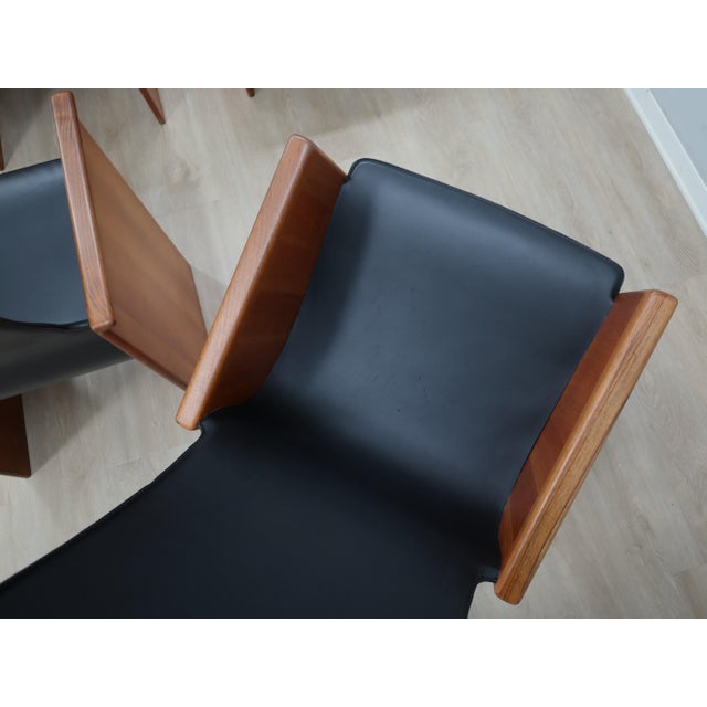 Segesta Chairs in Walnut and Black Leather by Afra & Tobia Scarpa for Stildomus, 1970s, Set of 4 For Sale - Image 9 of 18