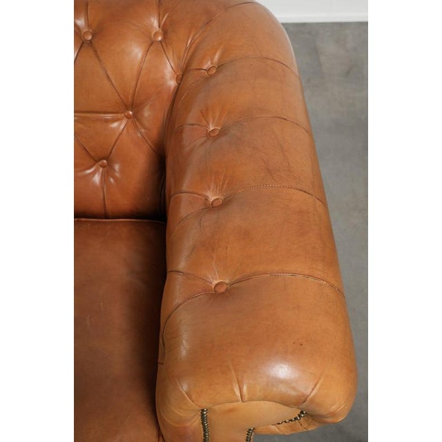 Brown 2.5-Seater Chesterfield Sofa in Sheepskin Leather For Sale - Image 8 of 14