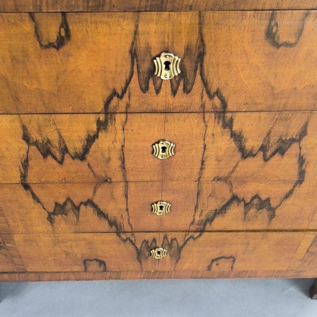 Art Deco Walnut Burl Chest of Drawers with Black Marble Top, 1940s For Sale - Image 3 of 7