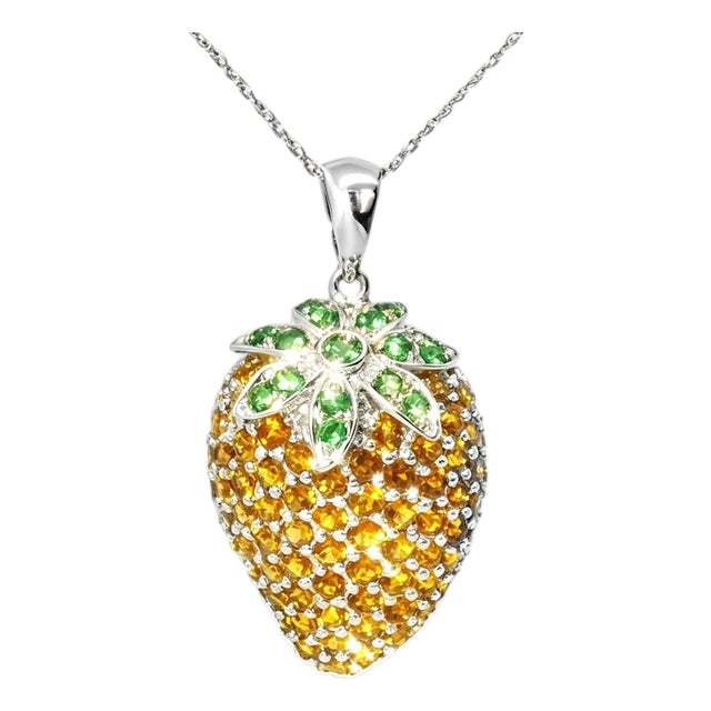 Late 20th Century 14K White Gold Orange Citrine Tsavorite Strawberry Pendant Necklace For Sale