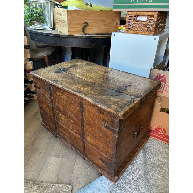 Indian Antique 19th Century Indian Dowry Trunk - Teak & Iron Pitara Box Coffee Table For Sale - Image 3 of 9