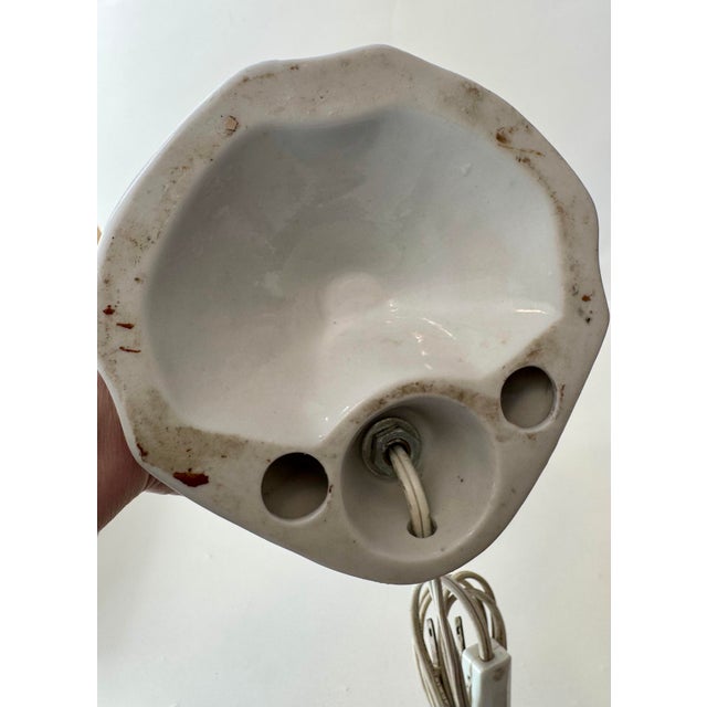 Ceramic Vintage Mid-Century Porcelain Colonial Figurine Lamp With Frosted Ruffled Glass Shade For Sale - Image 7 of 7