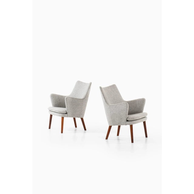 Set of Easy Chairs Model AP20 by Hans Wegner for A.P. Stolen, Denmark For Sale - Image 3 of 11