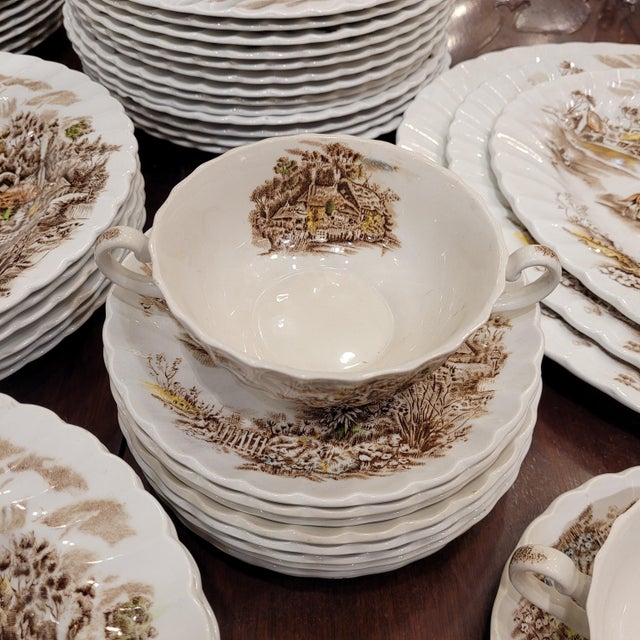 Dinnerware Set from Johnson Bros Porcelain, 1940s, Set of 81 For Sale - Image 9 of 18