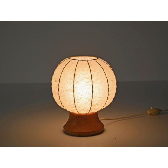 Mid-Century Scalopped Cocoon Table Lamp with Wood Base attributed to Achille Castiglioni for Flos, Italy, 1960s For Sale - Image 3 of 11