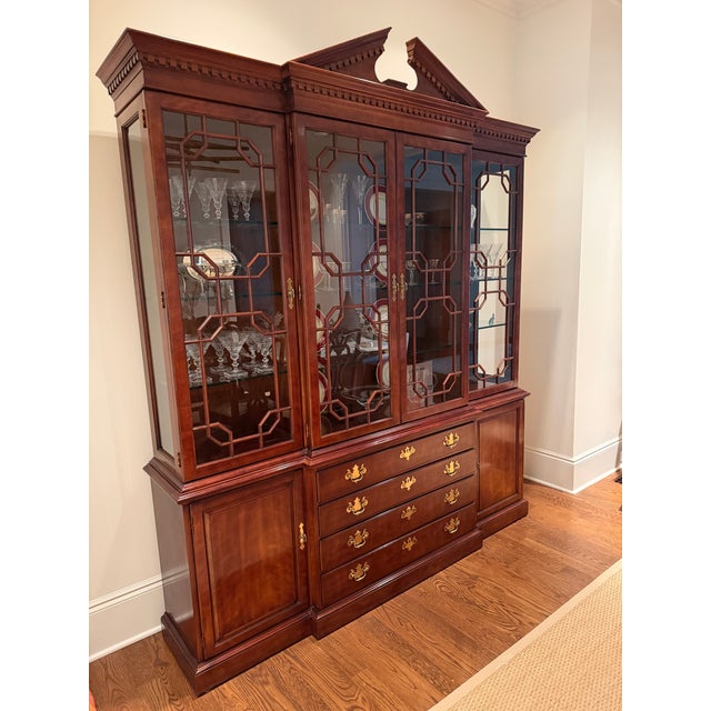 Traditional Henredon China Closet For Sale - Image 3 of 3