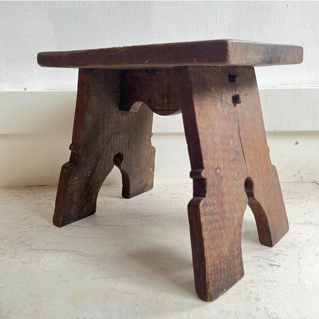 Rustic Oak Stool, 1920s, in Flawless conditions. Designed 1920 to 1949