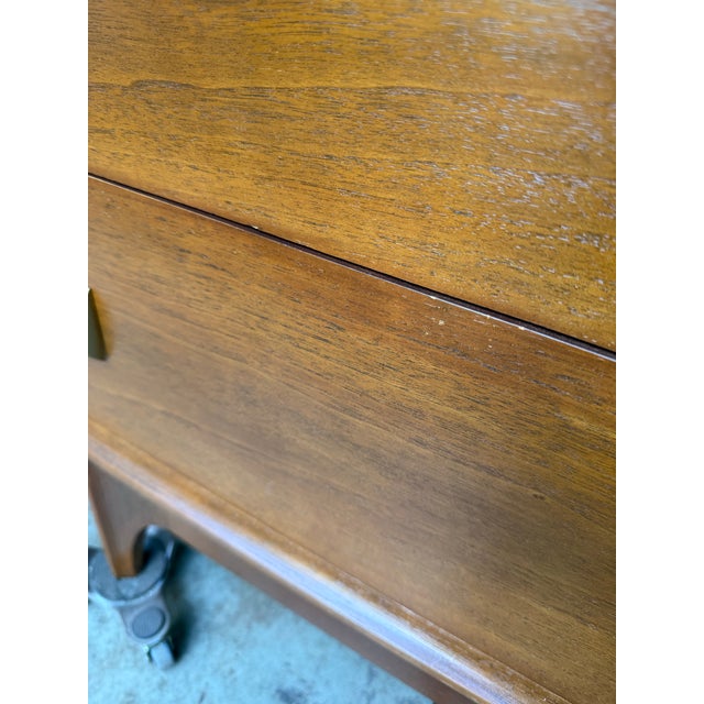 Sienna Broyhill Brasilia Lowboy With Mirror For Sale - Image 8 of 12