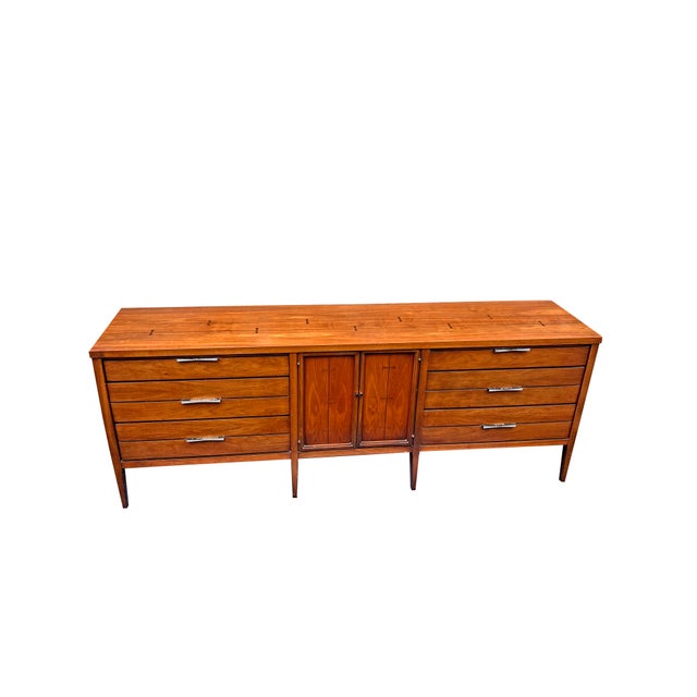 Vintage Mid Century Modern Long Lowboy Dresser or Credenza in Tuxedo Design by Lane, Attributed For Sale In New York - Image 6 of 13