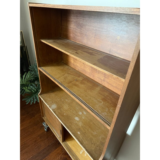 Vintage MCM Walnut China/Display Cabinet For Sale In Houston - Image 6 of 11