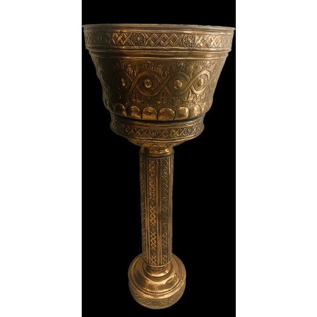 Fabulous copper planter with pedestal,hand crafted and adorned with beautiful etching. Great age patina.