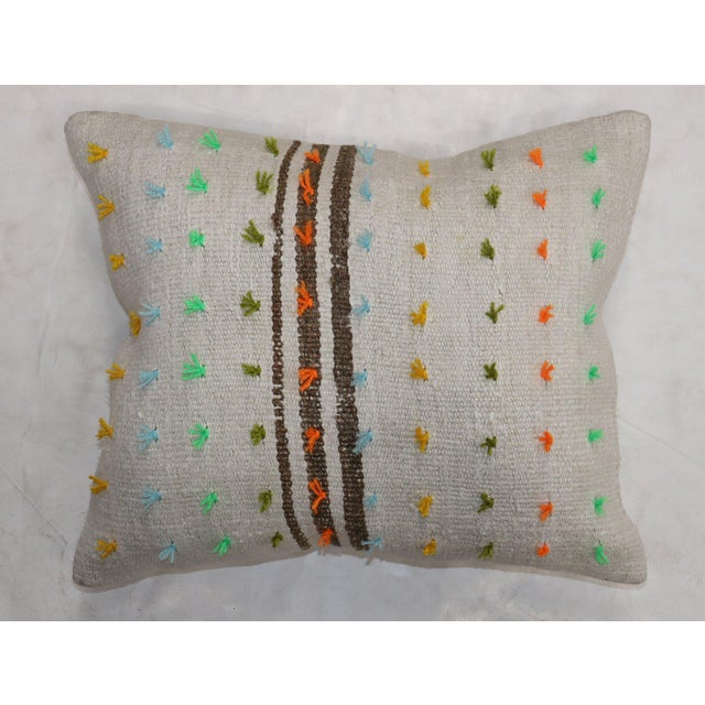 Late 20th Century Colorful Flaring Wool Modern Turkish Kilim Pillow For Sale - Image 5 of 5