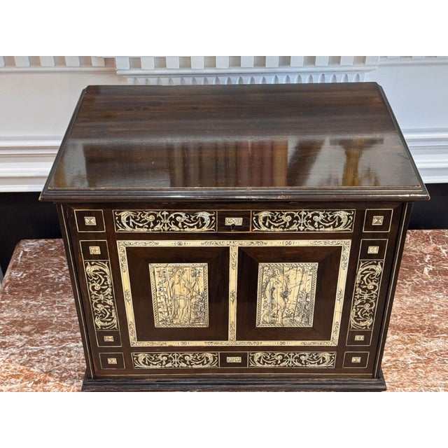 17th Century Early 17th Century Italian Traveling Cabinet For Sale - Image 5 of 15