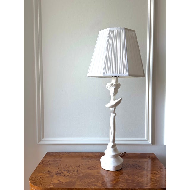 20th Century Diego Giacometti Style Plaster Figure Table Lamp For Sale - Image 4 of 5