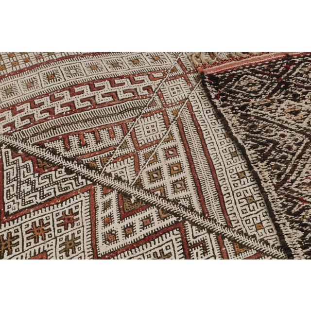 Textile 1940s Vintage Zayane Moroccan Kilim in White & Brown Tribal Patterns by Rug & Kilim For Sale - Image 7 of 7