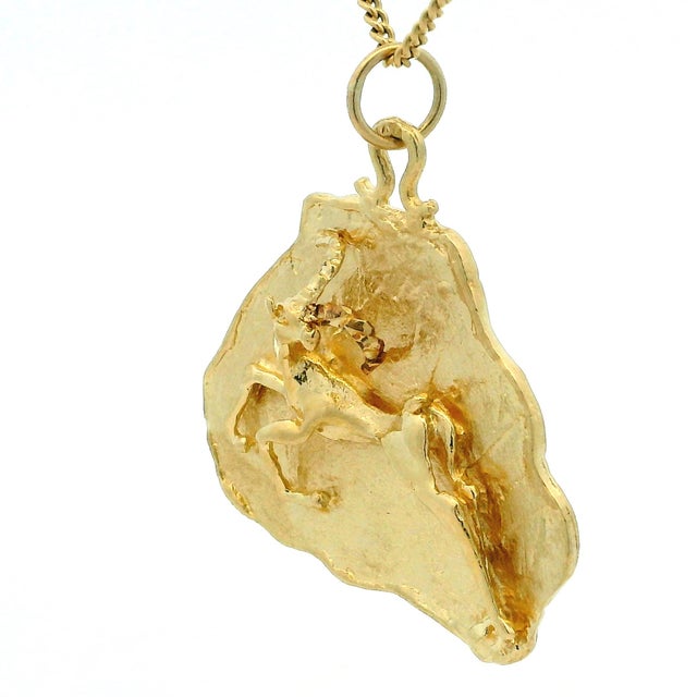 Italian Modernist 14k Gold Handcrafted Sculptural Ram Pendant, Circa 1975 For Sale - Image 10 of 12
