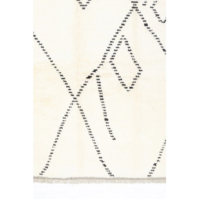 Fine Vintage Moroccan Wool Rug 8'6" X 11’7" For Sale In New York - Image 6 of 6