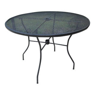 Vintage Russell Woodard Style Round Patio Table For Sale