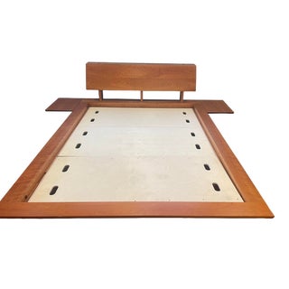 Thomas Moser Edo Queen Bedframe in Cherry Wood For Sale